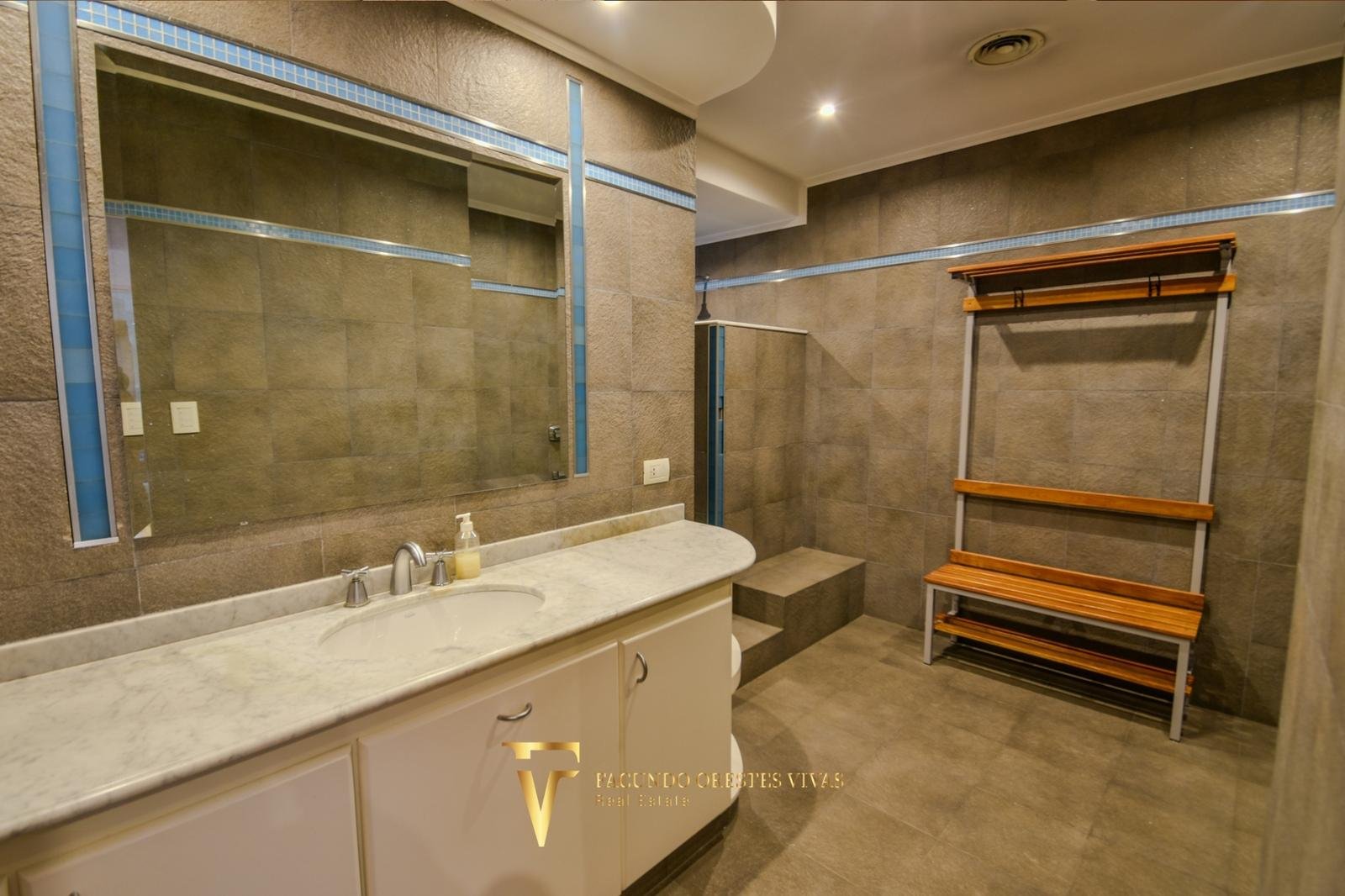 VENTA – CASA- SEISAMBIENTES – PISCINA – JACUZZI – RAMOSMEJIA