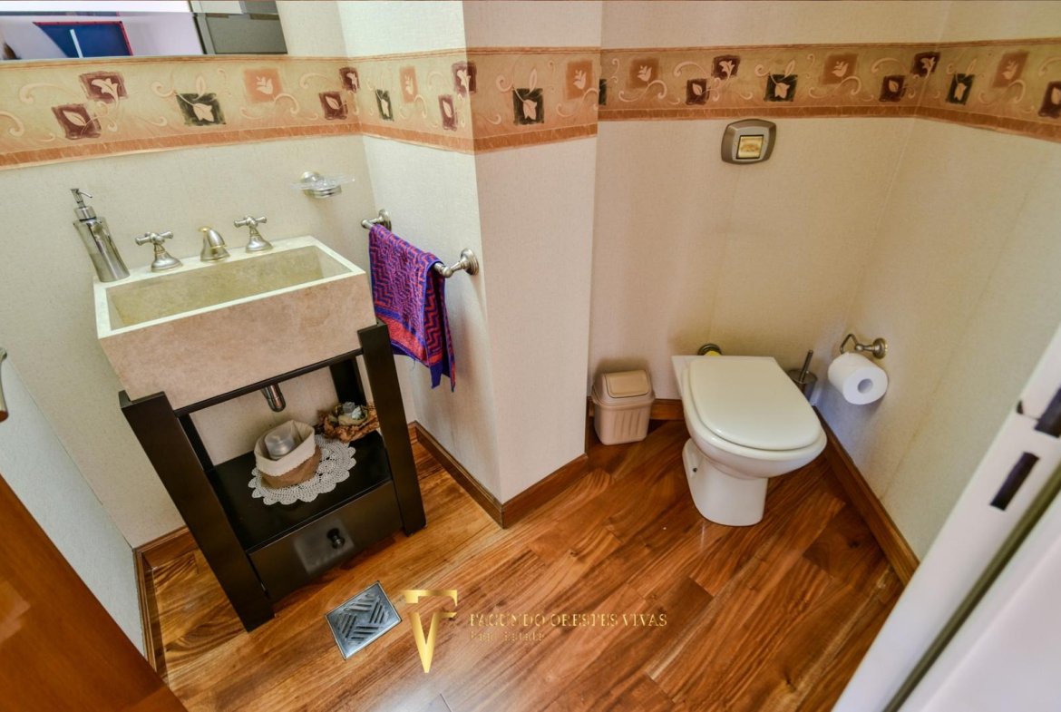 VENTA – CASA- SEISAMBIENTES – PISCINA – JACUZZI – RAMOSMEJIA
