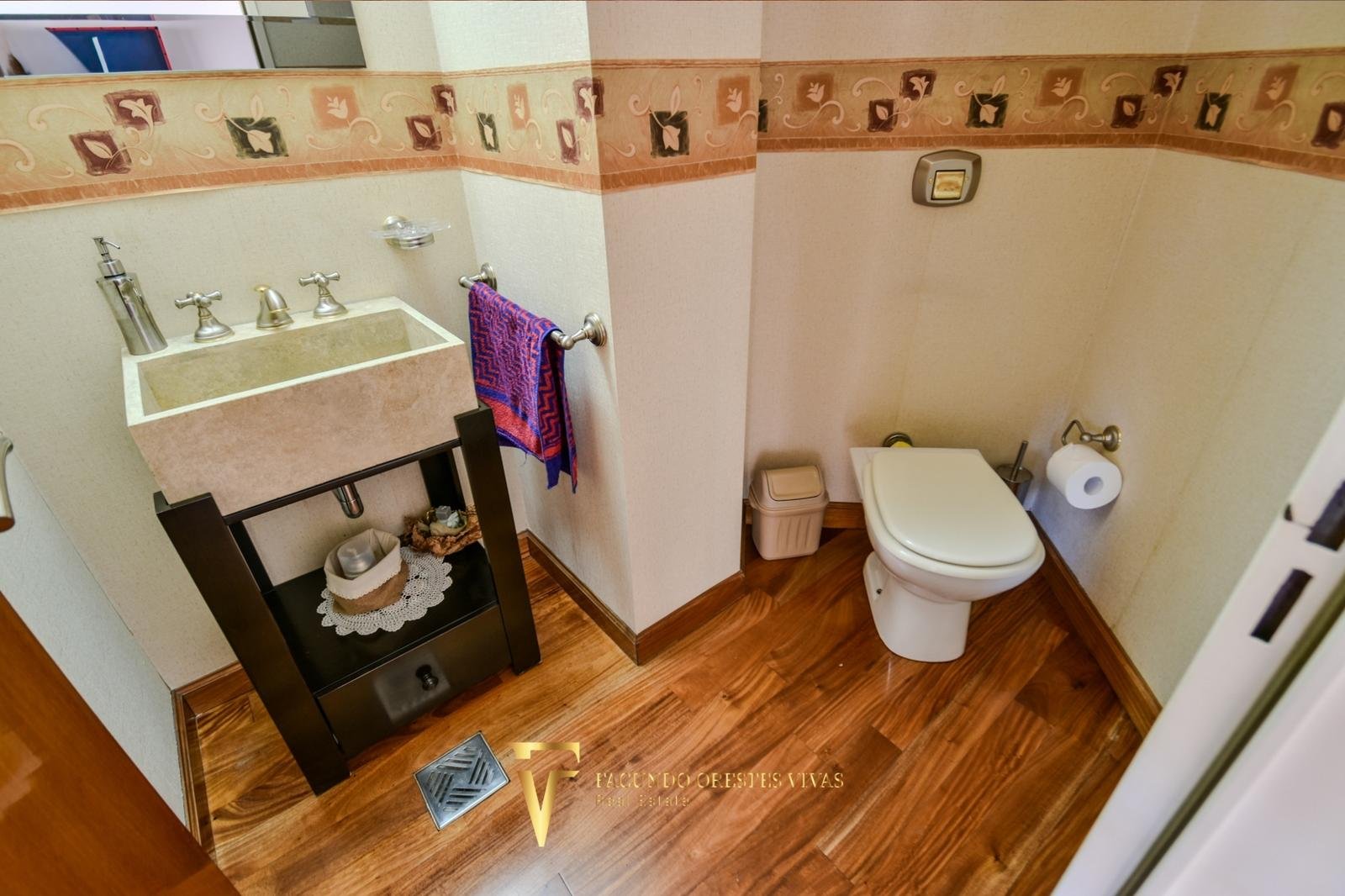 VENTA – CASA- SEISAMBIENTES – PISCINA – JACUZZI – RAMOSMEJIA