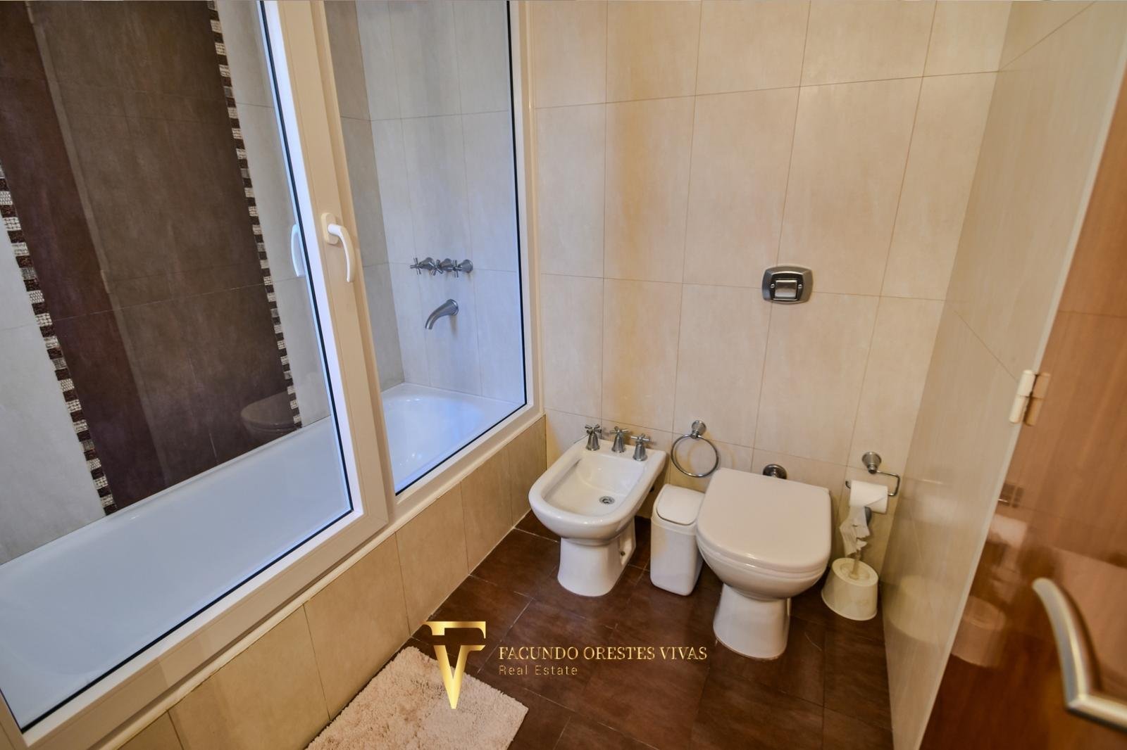 VENTA – CASA- SEISAMBIENTES – PISCINA – JACUZZI – RAMOSMEJIA