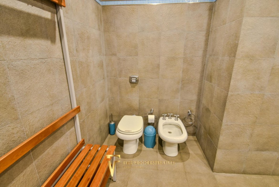VENTA – CASA- SEISAMBIENTES – PISCINA – JACUZZI – RAMOSMEJIA
