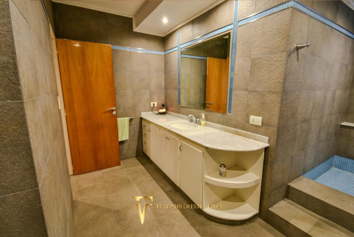 VENTA – CASA- SEISAMBIENTES – PISCINA – JACUZZI – RAMOSMEJIA