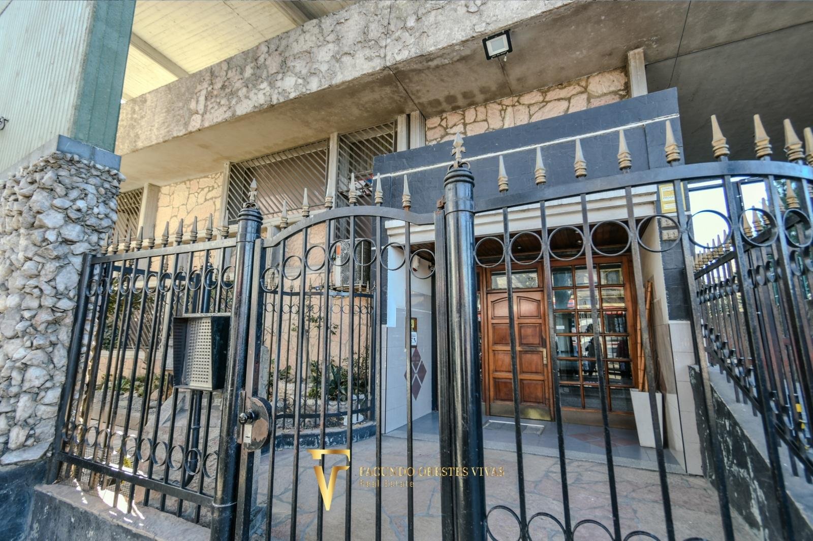 VENTA – DEPARTAMENTO – TRES AMBIENTES -AIRE ACONDICIONADO – APTO CR’EDITO – LINIERS