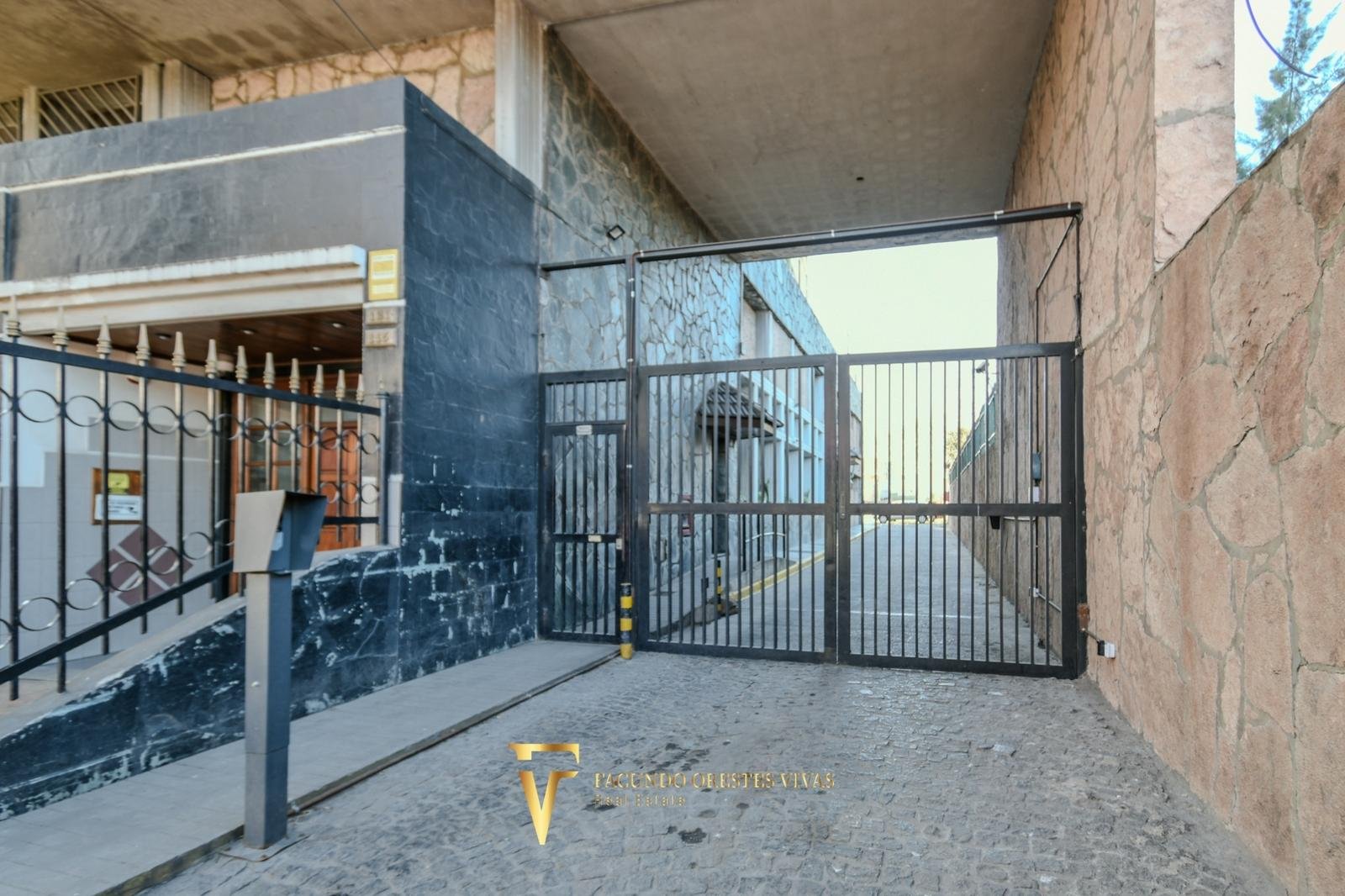 VENTA – DEPARTAMENTO – TRES AMBIENTES -AIRE ACONDICIONADO – APTO CR’EDITO – LINIERS