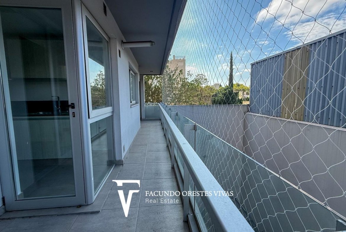 VENTA-DEPARTAMENTO-TRES AMBIENTES-VESTIDOR-BALCON-SUITE-LINIERS