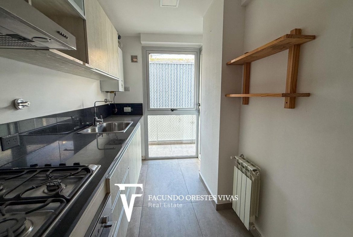 VENTA-DEPARTAMENTO-TRES AMBIENTES-VESTIDOR-BALCON-SUITE-LINIERS