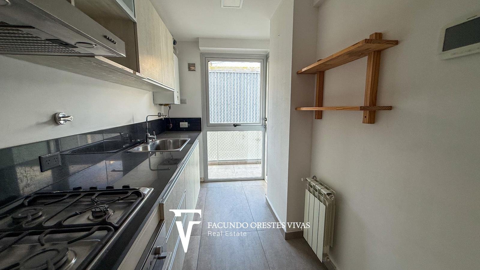 VENTA-DEPARTAMENTO-TRES AMBIENTES-VESTIDOR-BALCON-SUITE-LINIERS