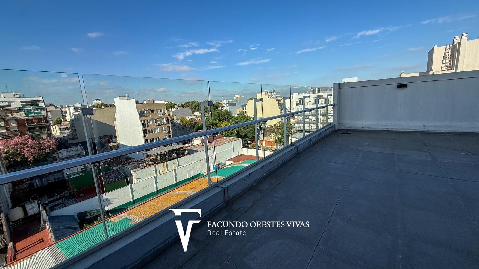 VENTA-DEPARTAMENTO-TRES AMBIENTES-VESTIDOR-BALCON-SUITE-LINIERS