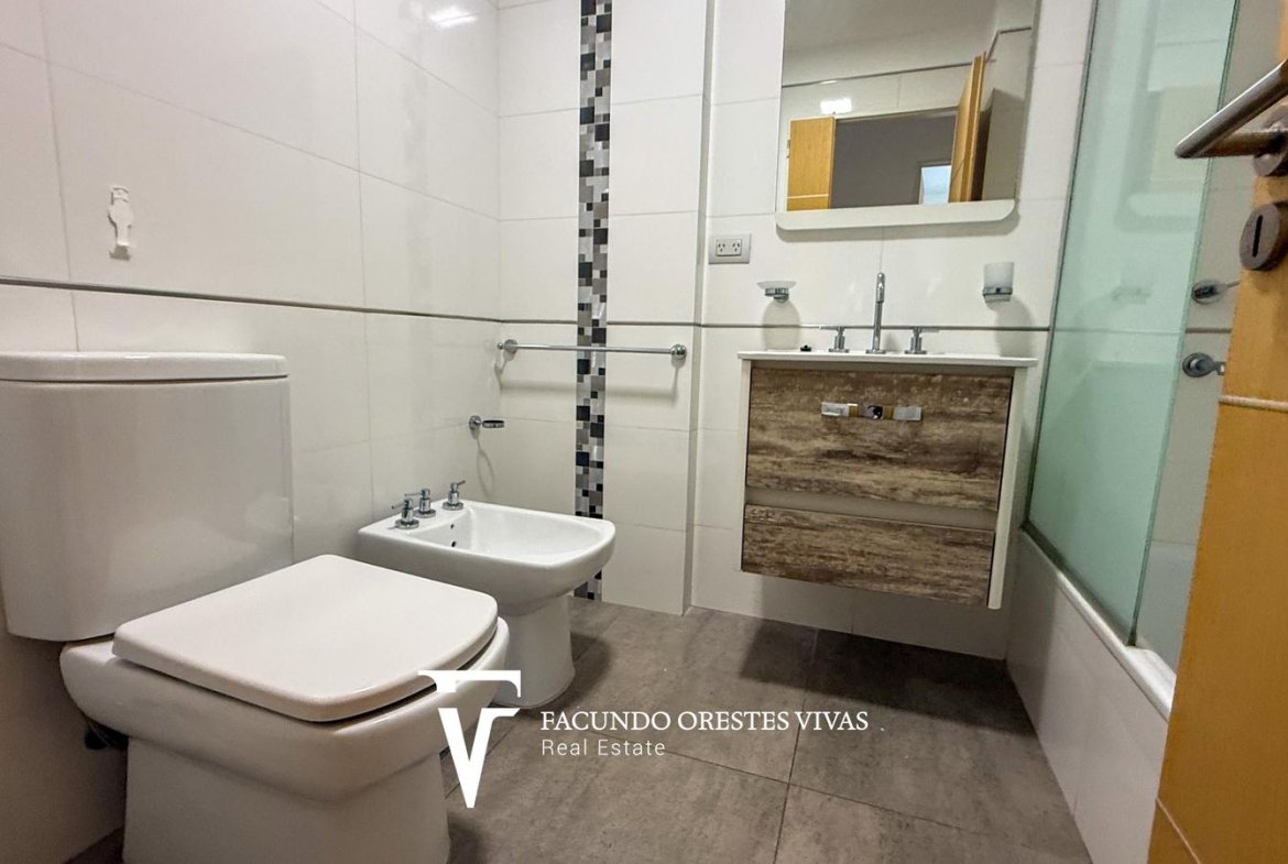 VENTA-DEPARTAMENTO-TRES AMBIENTES-VESTIDOR-BALCON-SUITE-LINIERS
