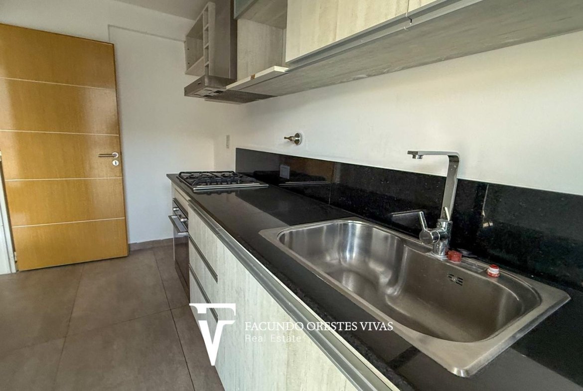 VENTA-DEPARTAMENTO-TRES AMBIENTES-VESTIDOR-BALCON-SUITE-LINIERS