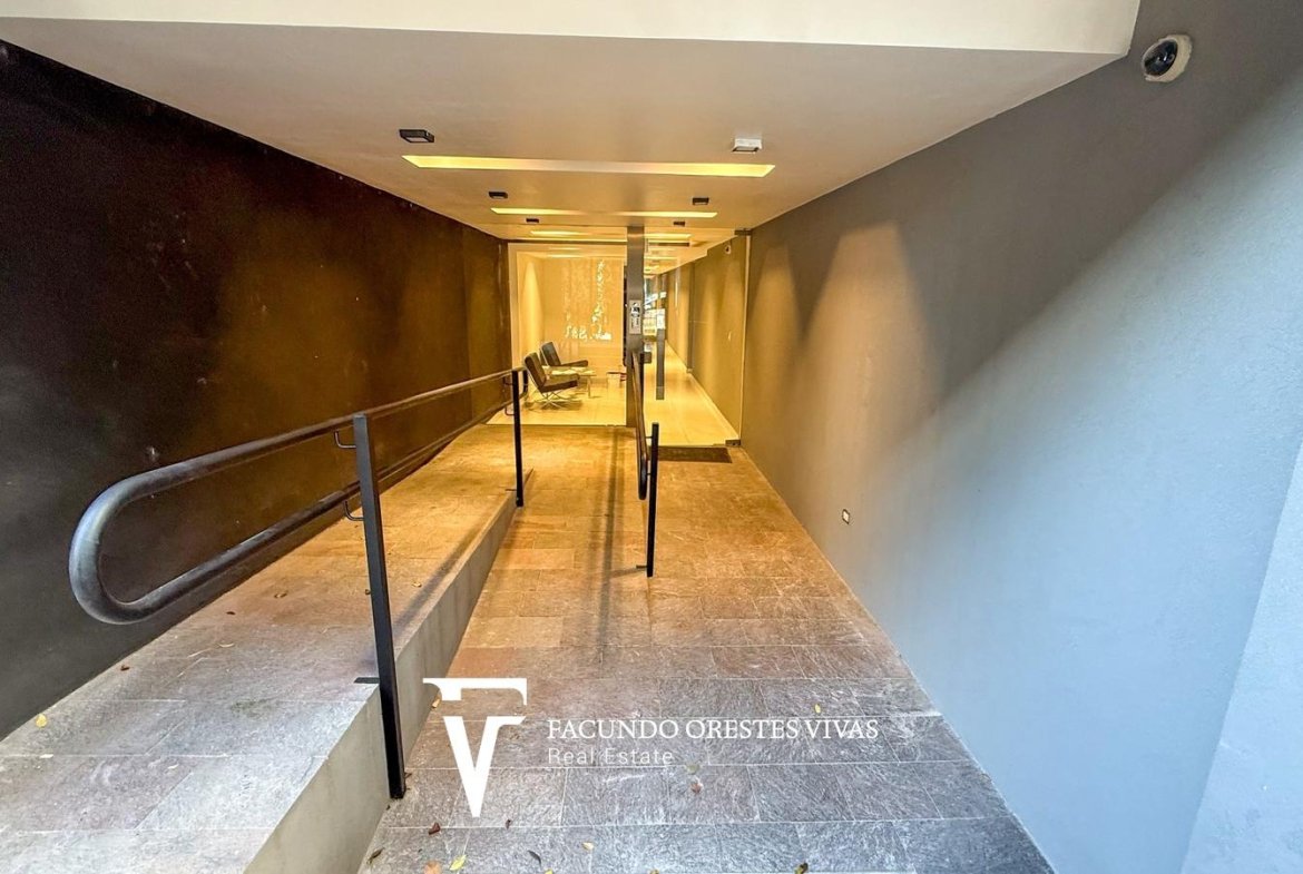 VENTA-DEPARTAMENTO-TRES AMBIENTES-VESTIDOR-BALCON-SUITE-LINIERS