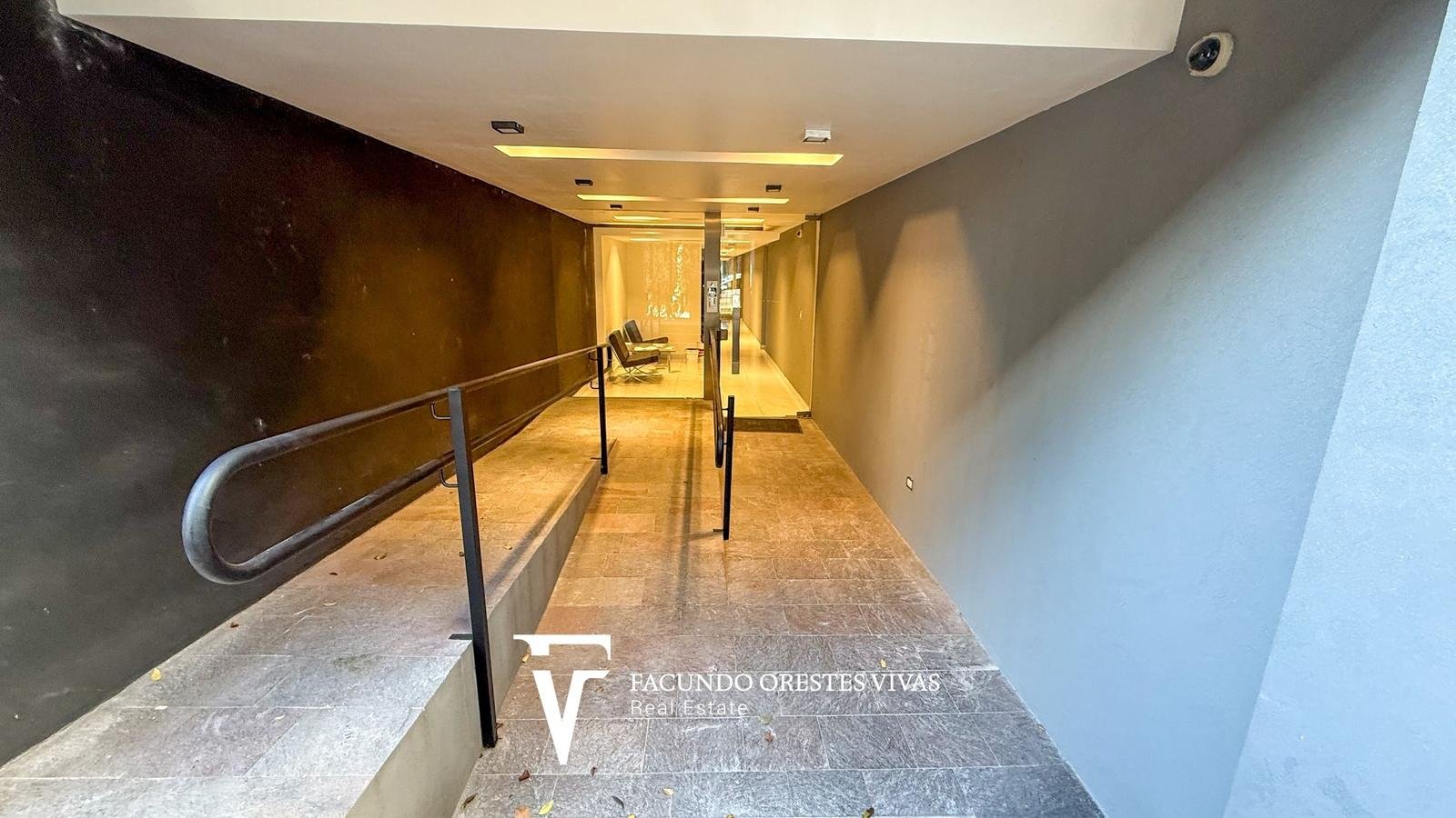 VENTA-DEPARTAMENTO-TRES AMBIENTES-VESTIDOR-BALCON-SUITE-LINIERS