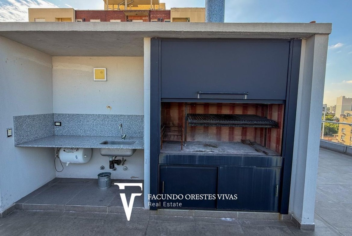 VENTA-DEPARTAMENTO-TRES AMBIENTES-VESTIDOR-BALCON-SUITE-LINIERS