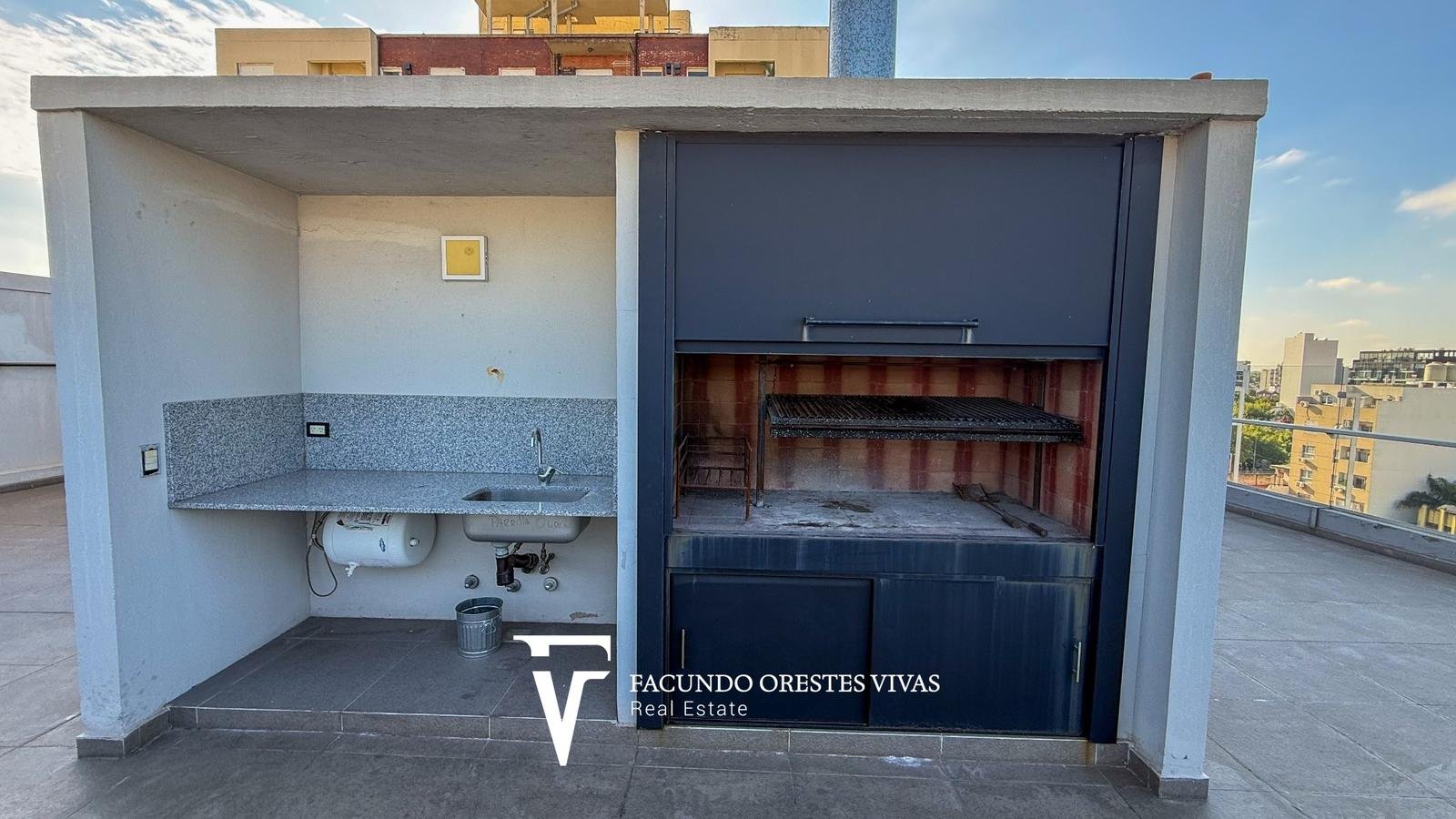 VENTA-DEPARTAMENTO-TRES AMBIENTES-VESTIDOR-BALCON-SUITE-LINIERS