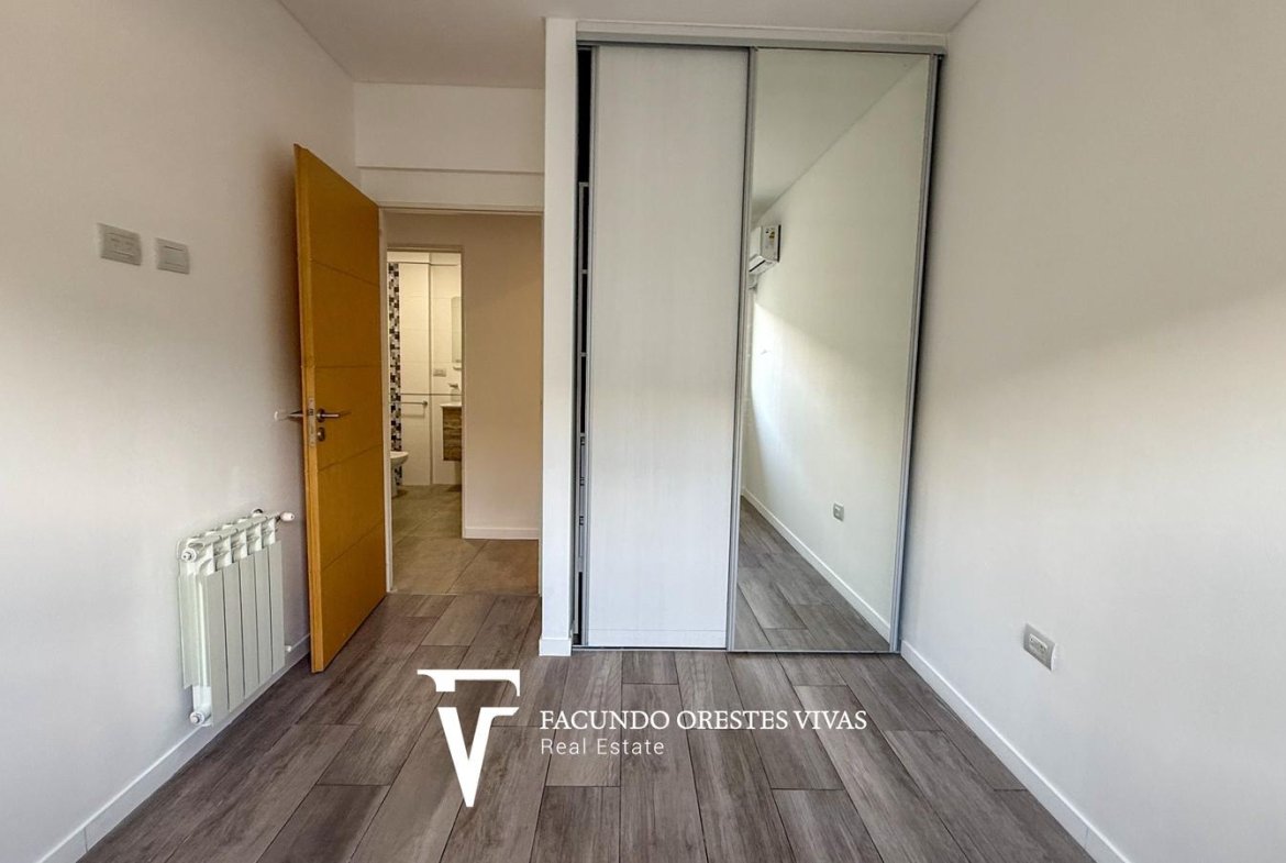 VENTA-DEPARTAMENTO-TRES AMBIENTES-VESTIDOR-BALCON-SUITE-LINIERS