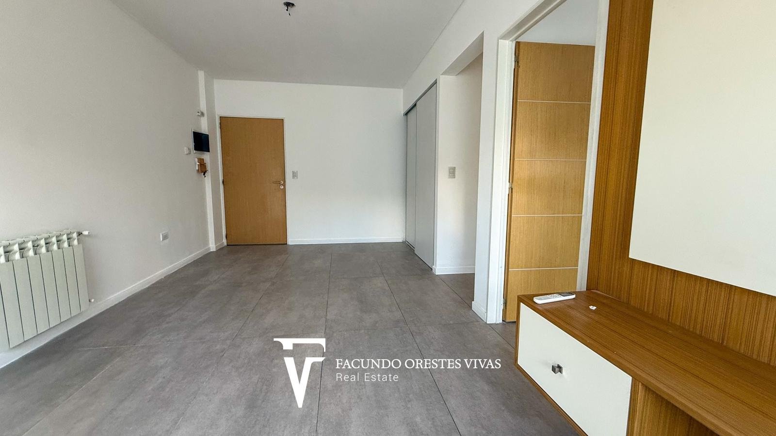 VENTA-DEPARTAMENTO-TRES AMBIENTES-VESTIDOR-BALCON-SUITE-LINIERS