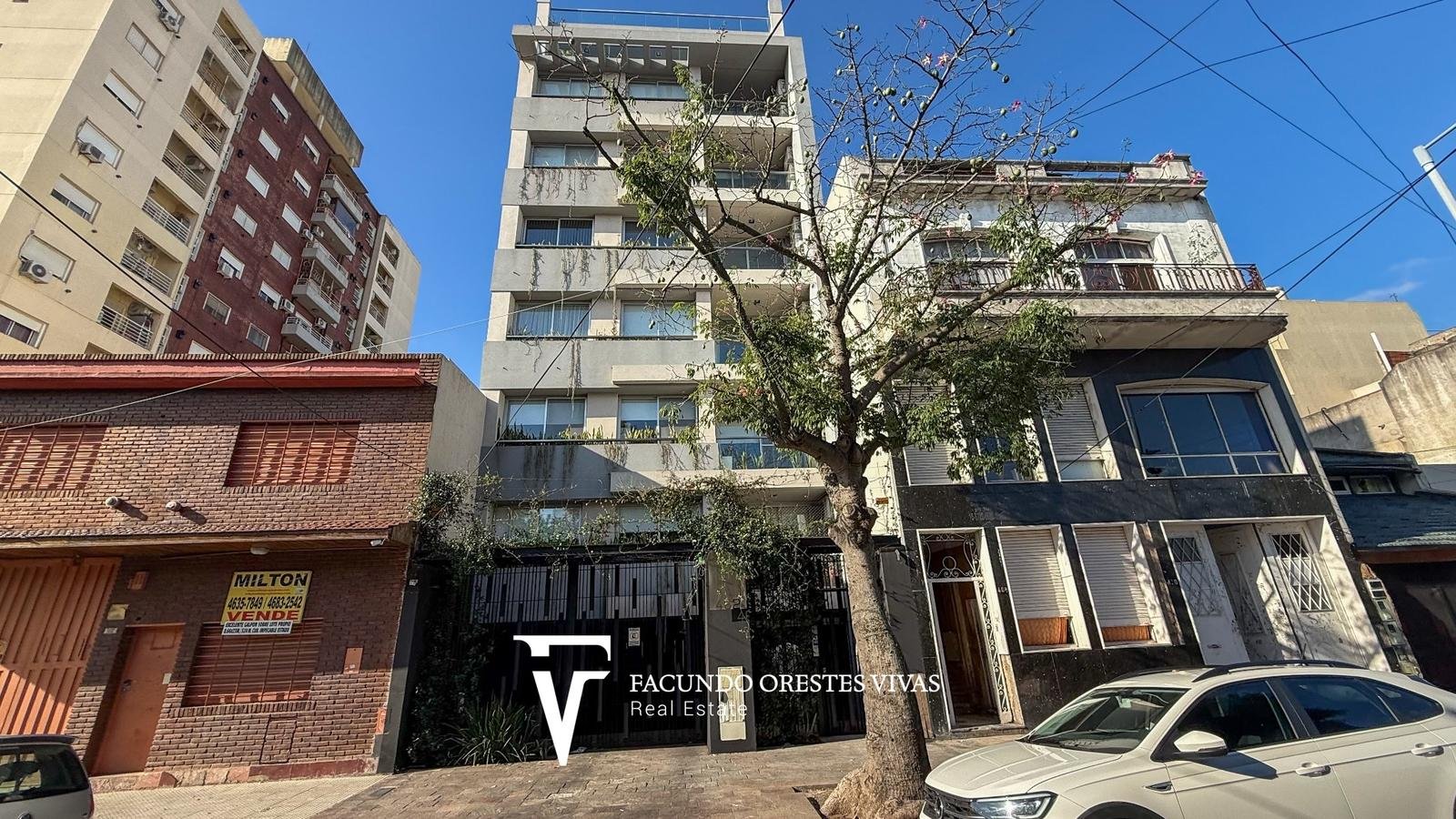 VENTA-DEPARTAMENTO-TRES AMBIENTES-VESTIDOR-BALCON-SUITE-LINIERS