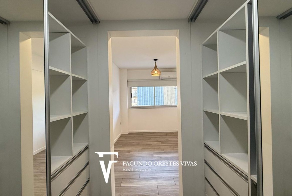 VENTA-DEPARTAMENTO-TRES AMBIENTES-VESTIDOR-BALCON-SUITE-LINIERS