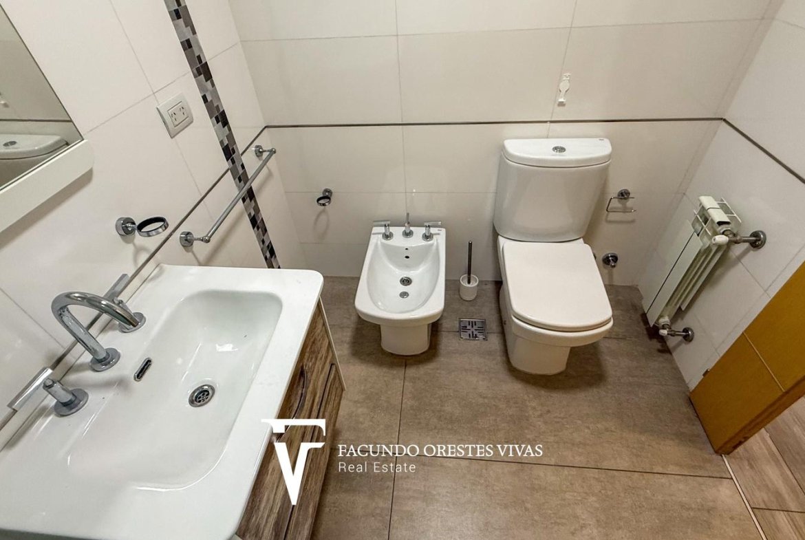 VENTA-DEPARTAMENTO-TRES AMBIENTES-VESTIDOR-BALCON-SUITE-LINIERS