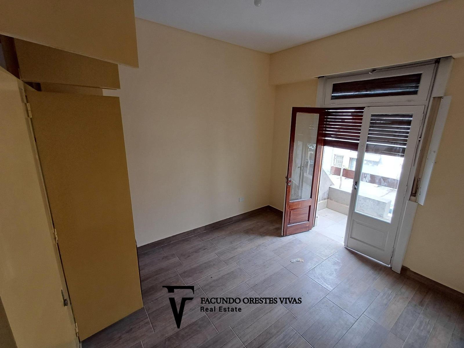 VENTA – DEPARTAMENTO – TRES AMBIENTES – ENTRADA INDEPENDIENTE – TERRAZA – BARRIO NAÓN . MATADEROS