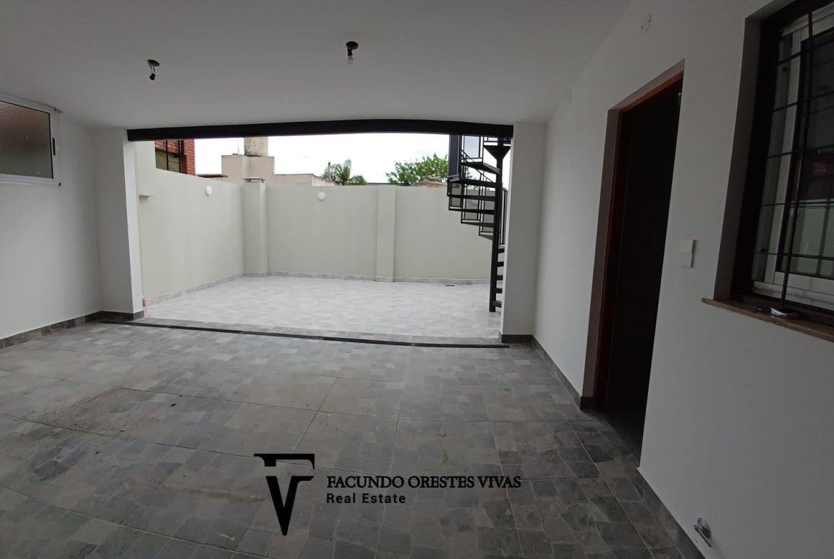 VENTA – DEPARTAMENTO – TRES AMBIENTES – ENTRADA INDEPENDIENTE – TERRAZA – BARRIO NAÓN . MATADEROS