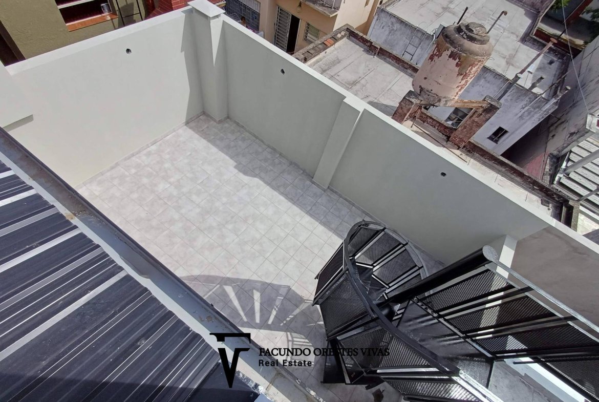 VENTA – DEPARTAMENTO – TRES AMBIENTES – ENTRADA INDEPENDIENTE – TERRAZA – BARRIO NAÓN . MATADEROS