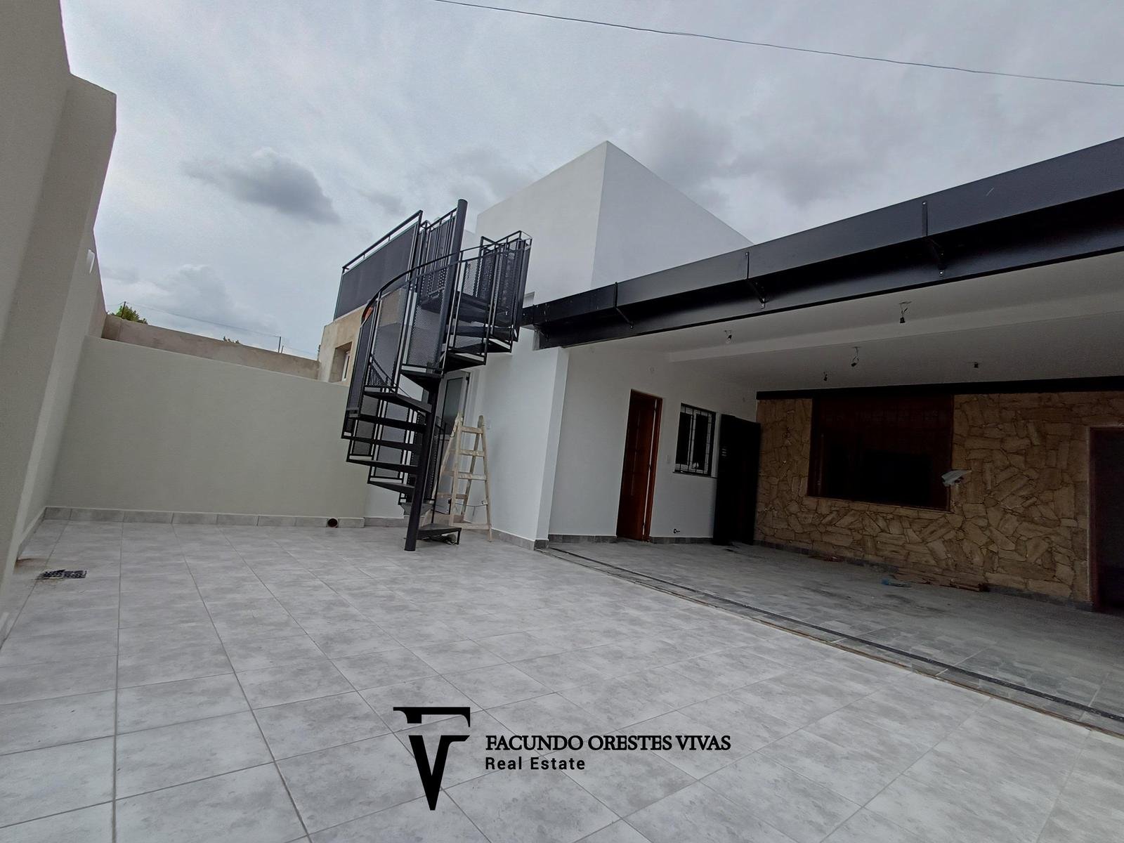 VENTA – DEPARTAMENTO – TRES AMBIENTES – ENTRADA INDEPENDIENTE – TERRAZA – BARRIO NAÓN . MATADEROS