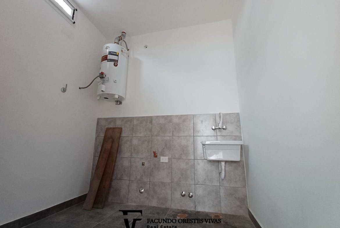 VENTA – DEPARTAMENTO – TRES AMBIENTES – ENTRADA INDEPENDIENTE – TERRAZA – BARRIO NAÓN . MATADEROS