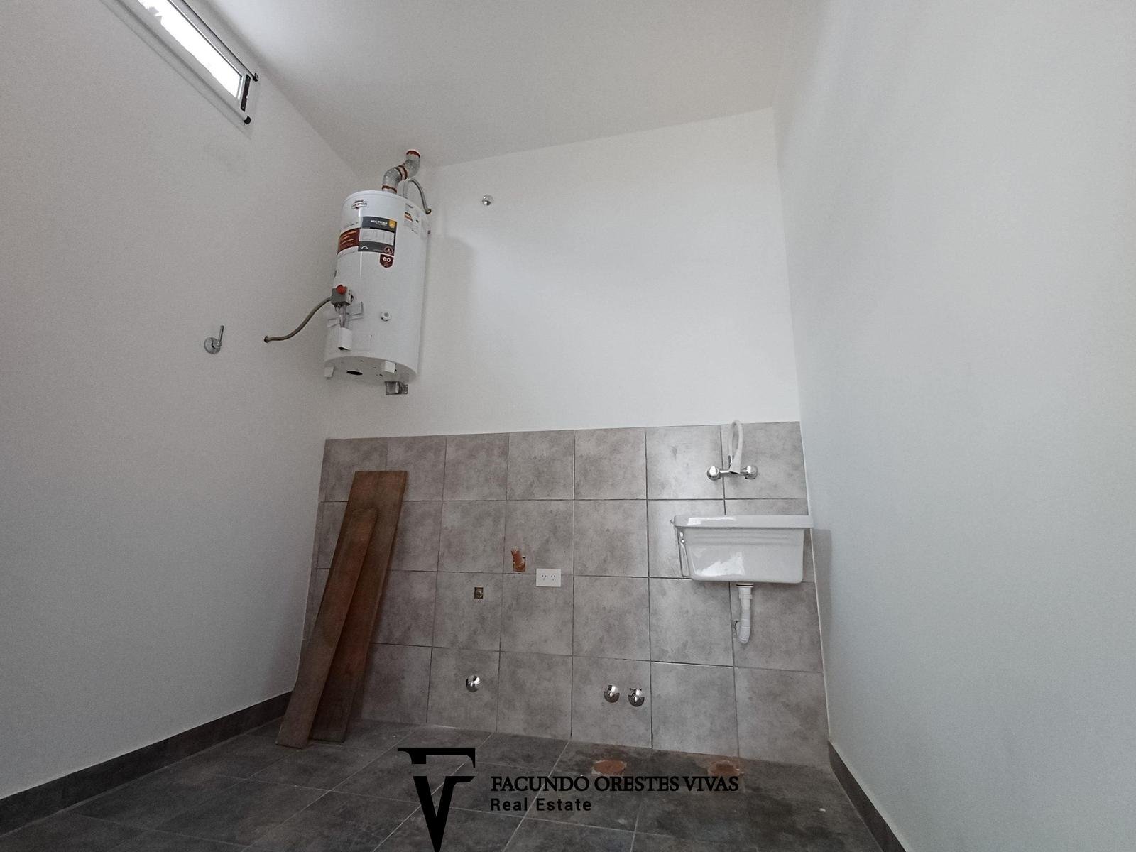 VENTA – DEPARTAMENTO – TRES AMBIENTES – ENTRADA INDEPENDIENTE – TERRAZA – BARRIO NAÓN . MATADEROS