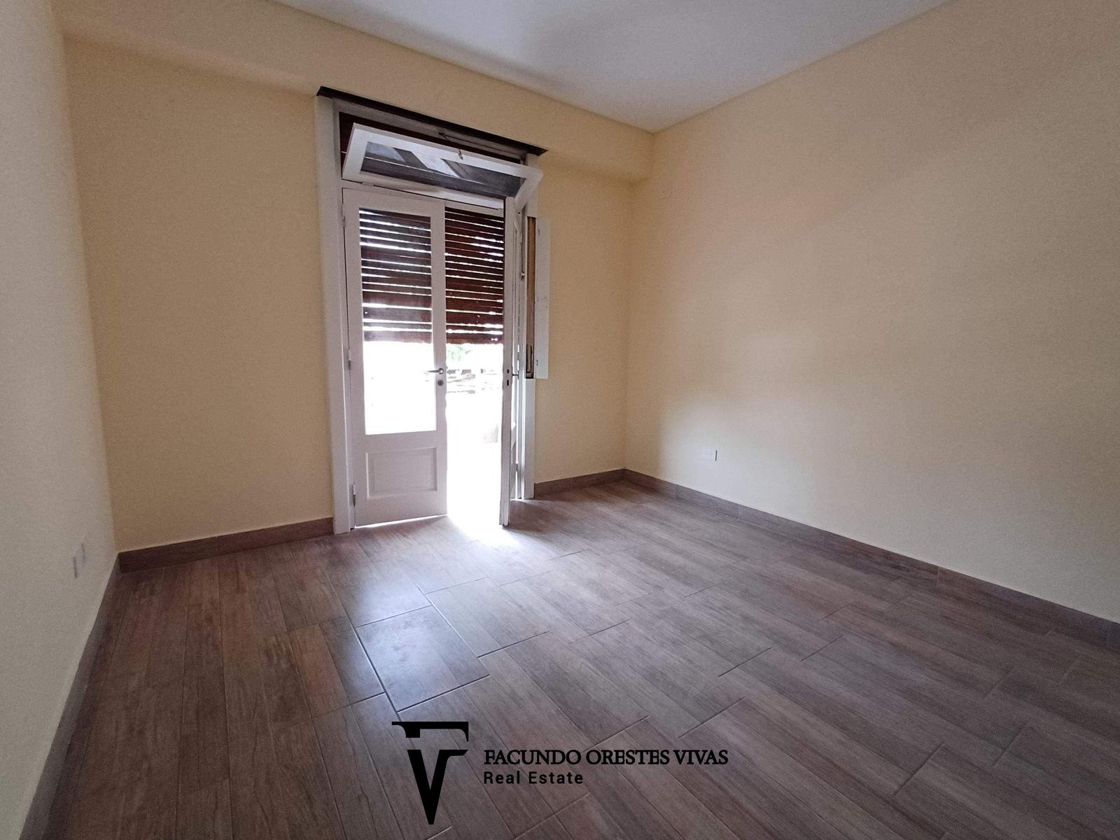 VENTA – DEPARTAMENTO – TRES AMBIENTES – ENTRADA INDEPENDIENTE – TERRAZA – BARRIO NAÓN . MATADEROS