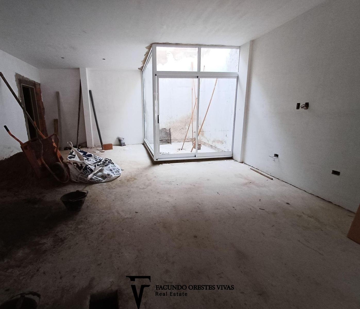 VENTA – LOCAL- VIDRIERA – PATIO – MATADEROS – BARRIO NAÓN