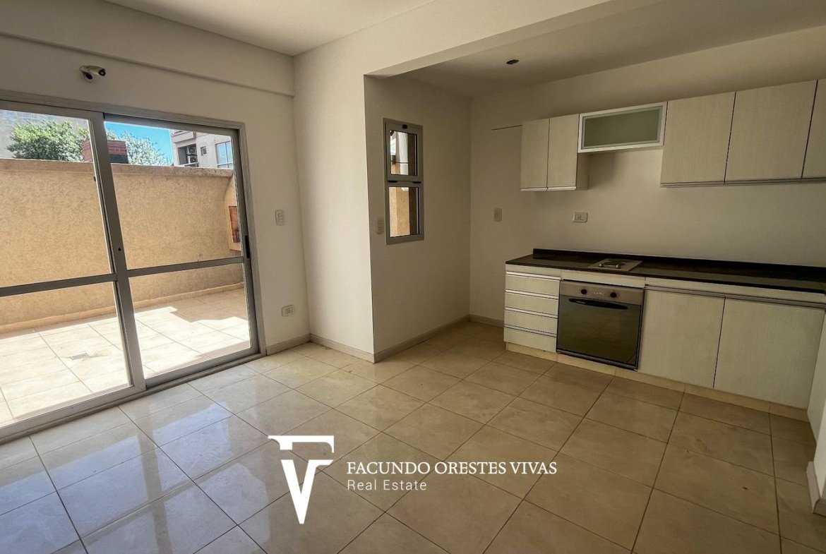 VENTA – MONOAMBIENTE – PATIO – PARILLA – SUM – VILLA LURO