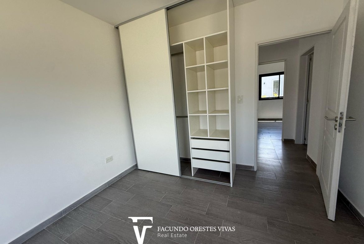 CASA – CUATROAMBIENTES – PARRILLA – PARQUE – SEGURIDAD – COCHERAS – CANNING