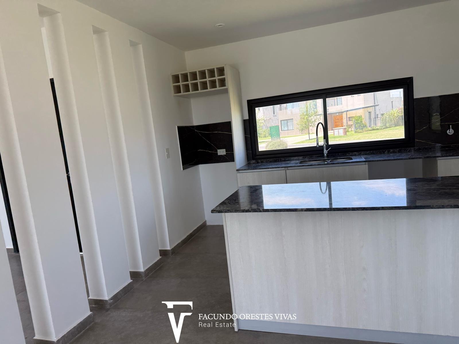 CASA – CUATROAMBIENTES – PARRILLA – PARQUE – SEGURIDAD – COCHERAS – CANNING