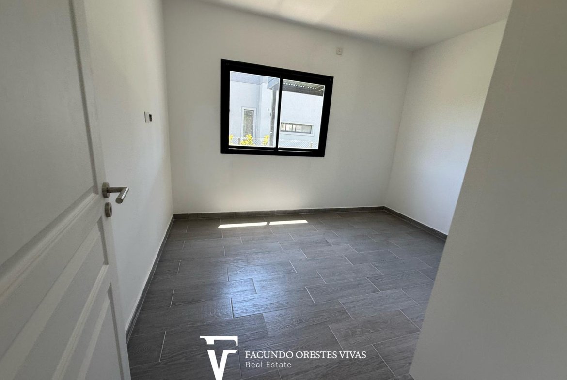 CASA – CUATROAMBIENTES – PARRILLA – PARQUE – SEGURIDAD – COCHERAS – CANNING