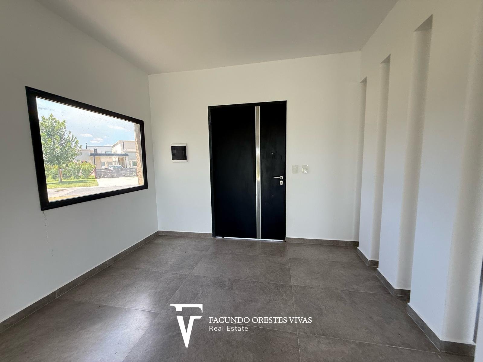 CASA – CUATROAMBIENTES – PARRILLA – PARQUE – SEGURIDAD – COCHERAS – CANNING