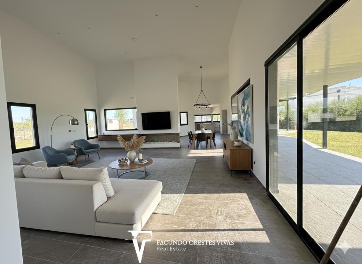 CASA – CUATROAMBIENTES – DOSBAÑOSCOMPLETOS – PARQUE – COCHERA – PARRILLA – CANNING
