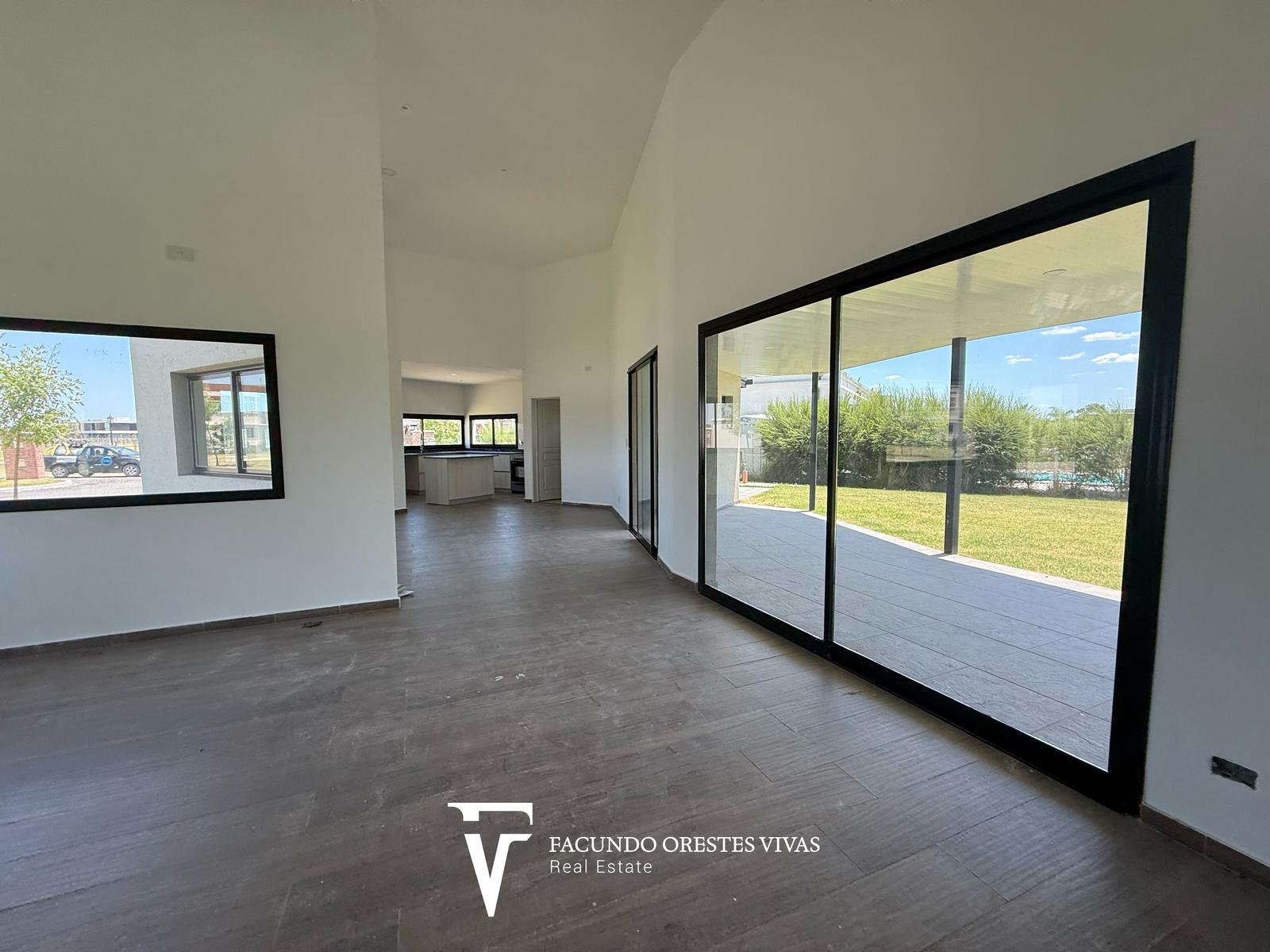CASA – CUATROAMBIENTES – DOSBAÑOSCOMPLETOS – PARQUE – COCHERA – PARRILLA – CANNING