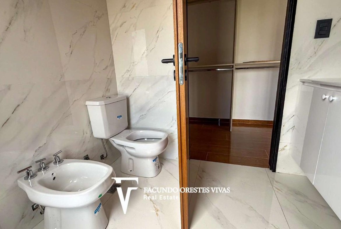 VENTA DEPARTAMENTO 3 AMBIENTES LINIERS PARRILLA