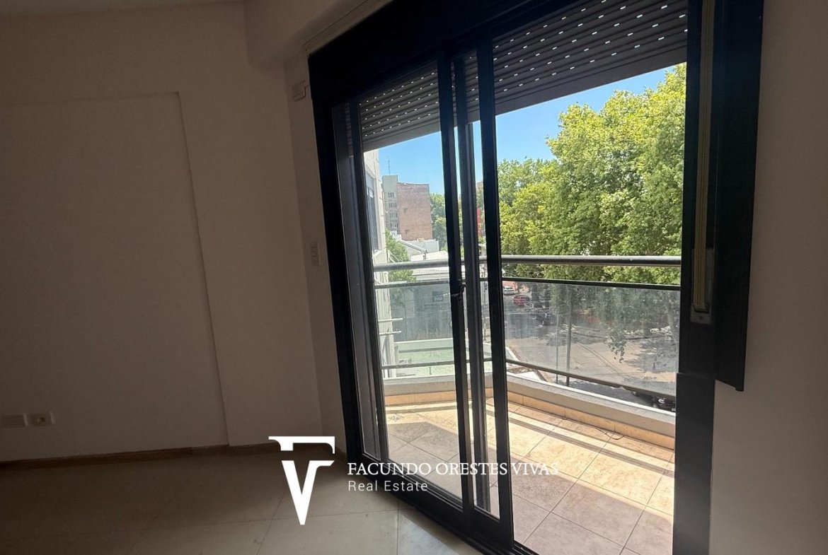 VENTA- TRES AMBIENTES- BALCON- SAN MARTIN-