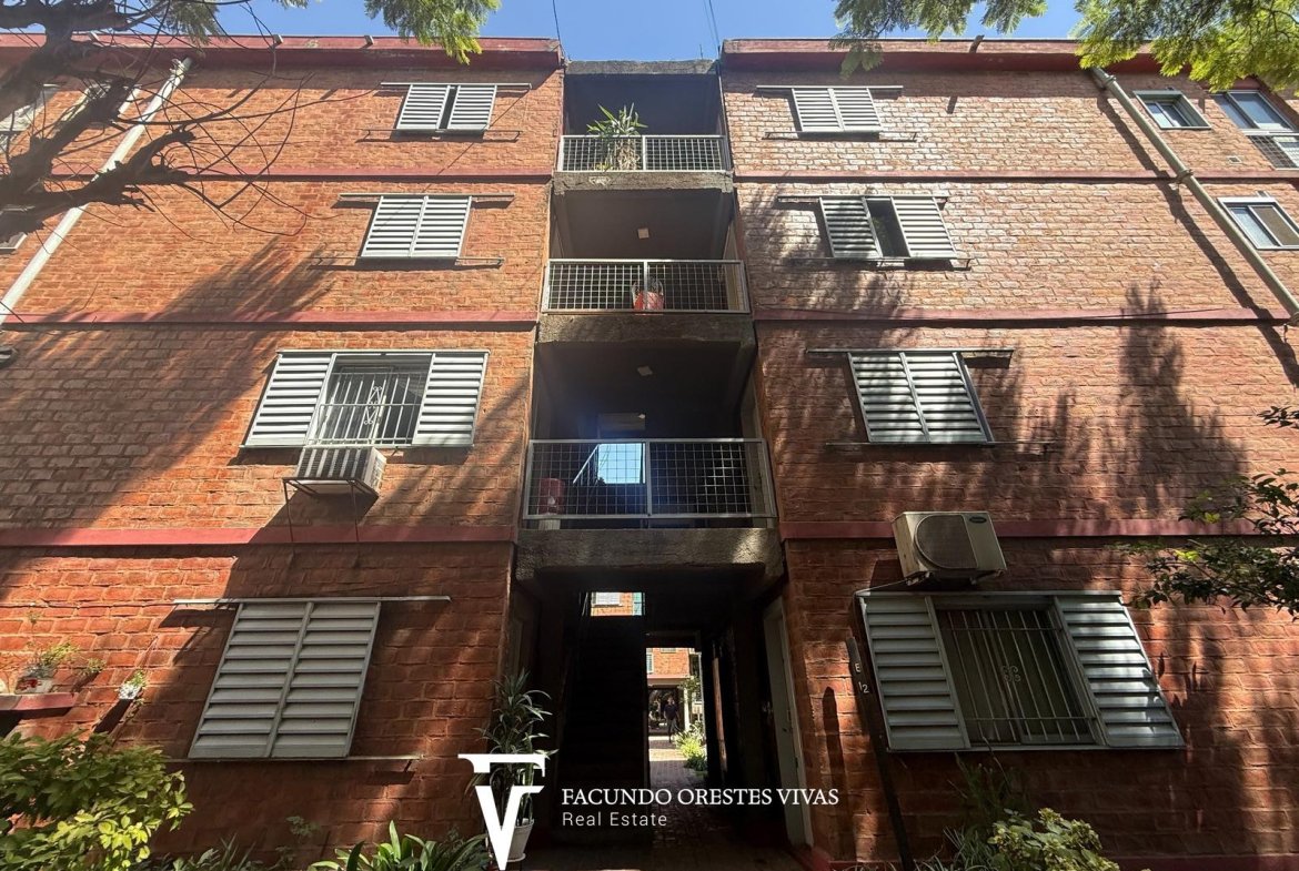 VENTA-DEPARTAMENTO-CINCO AMBIENTES-LAVADERO-PORTERIA-COCHERA-CASEROS