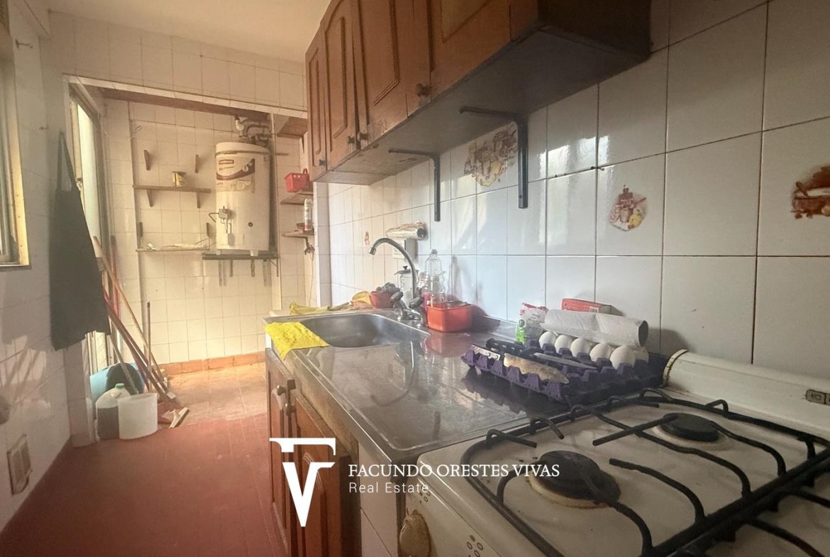 VENTA-DEPARTAMENTO-CINCO AMBIENTES-LAVADERO-PORTERIA-COCHERA-CASEROS