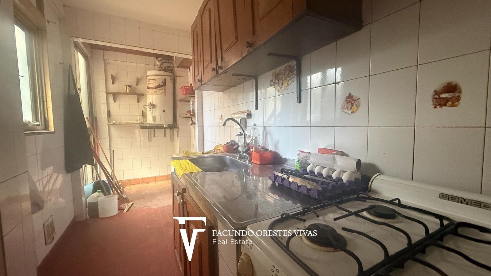 VENTA-DEPARTAMENTO-CINCO AMBIENTES-LAVADERO-PORTERIA-COCHERA-CASEROS
