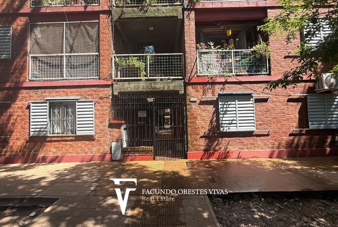 VENTA-DEPARTAMENTO-CINCO AMBIENTES-LAVADERO-PORTERIA-COCHERA-CASEROS