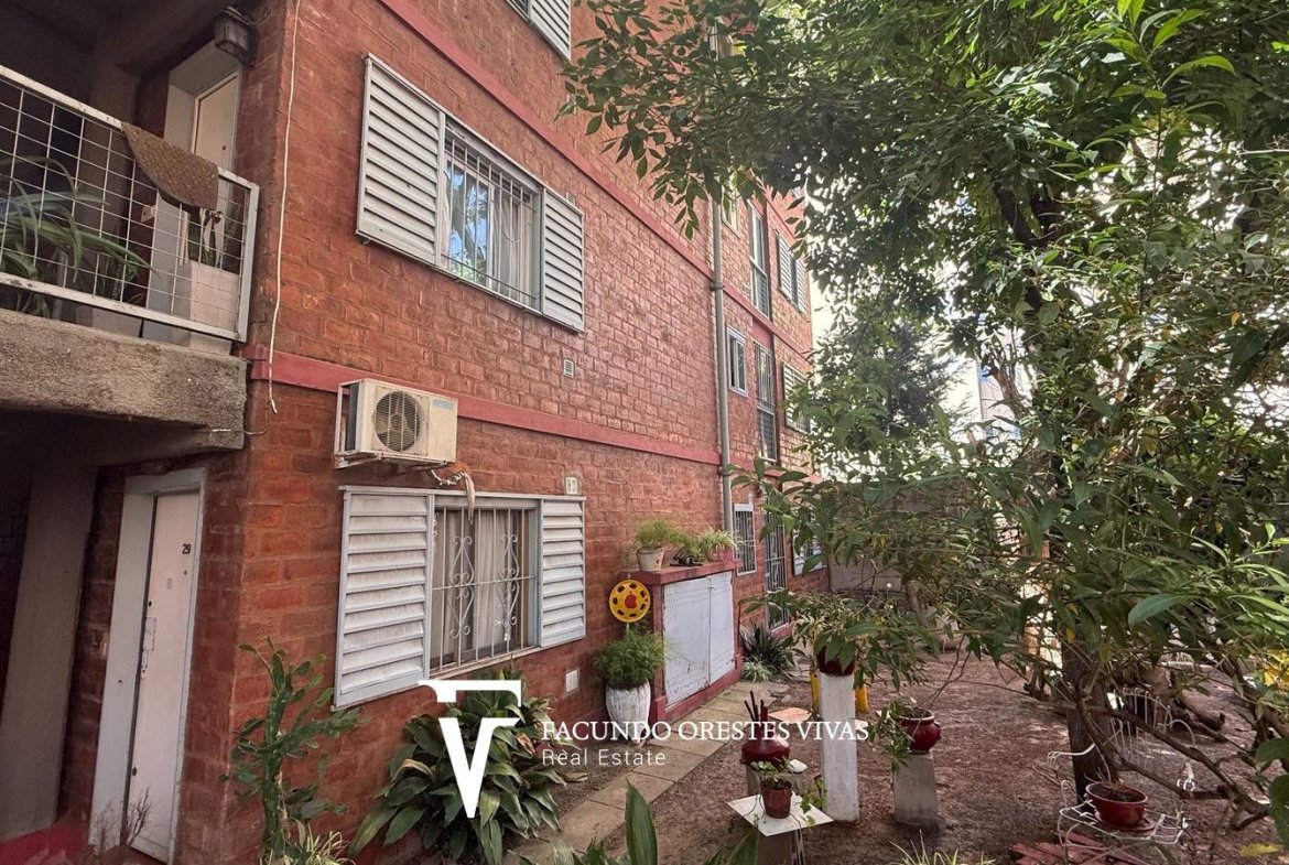 VENTA-DEPARTAMENTO-CINCO AMBIENTES-LAVADERO-PORTERIA-COCHERA-CASEROS