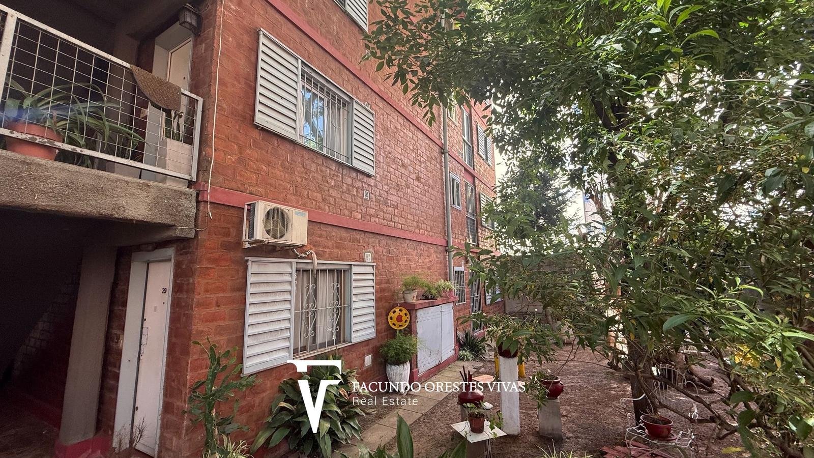 VENTA-DEPARTAMENTO-CINCO AMBIENTES-LAVADERO-PORTERIA-COCHERA-CASEROS