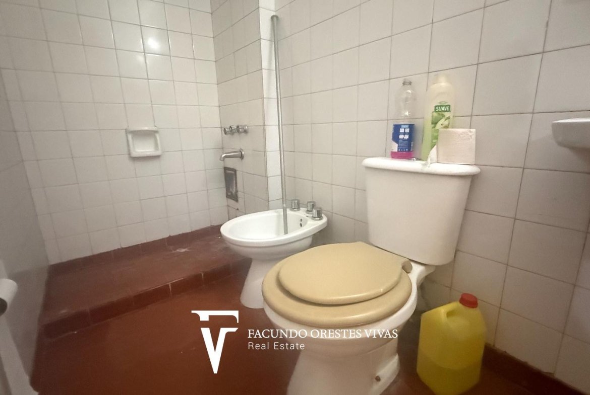 VENTA-DEPARTAMENTO-CINCO AMBIENTES-LAVADERO-PORTERIA-COCHERA-CASEROS