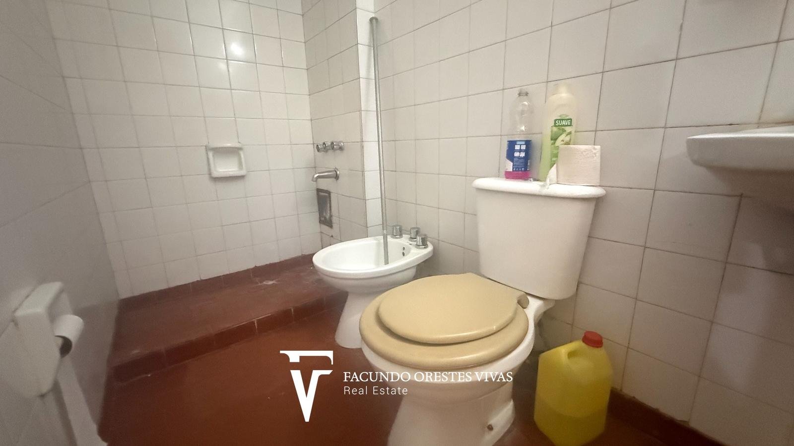VENTA-DEPARTAMENTO-CINCO AMBIENTES-LAVADERO-PORTERIA-COCHERA-CASEROS