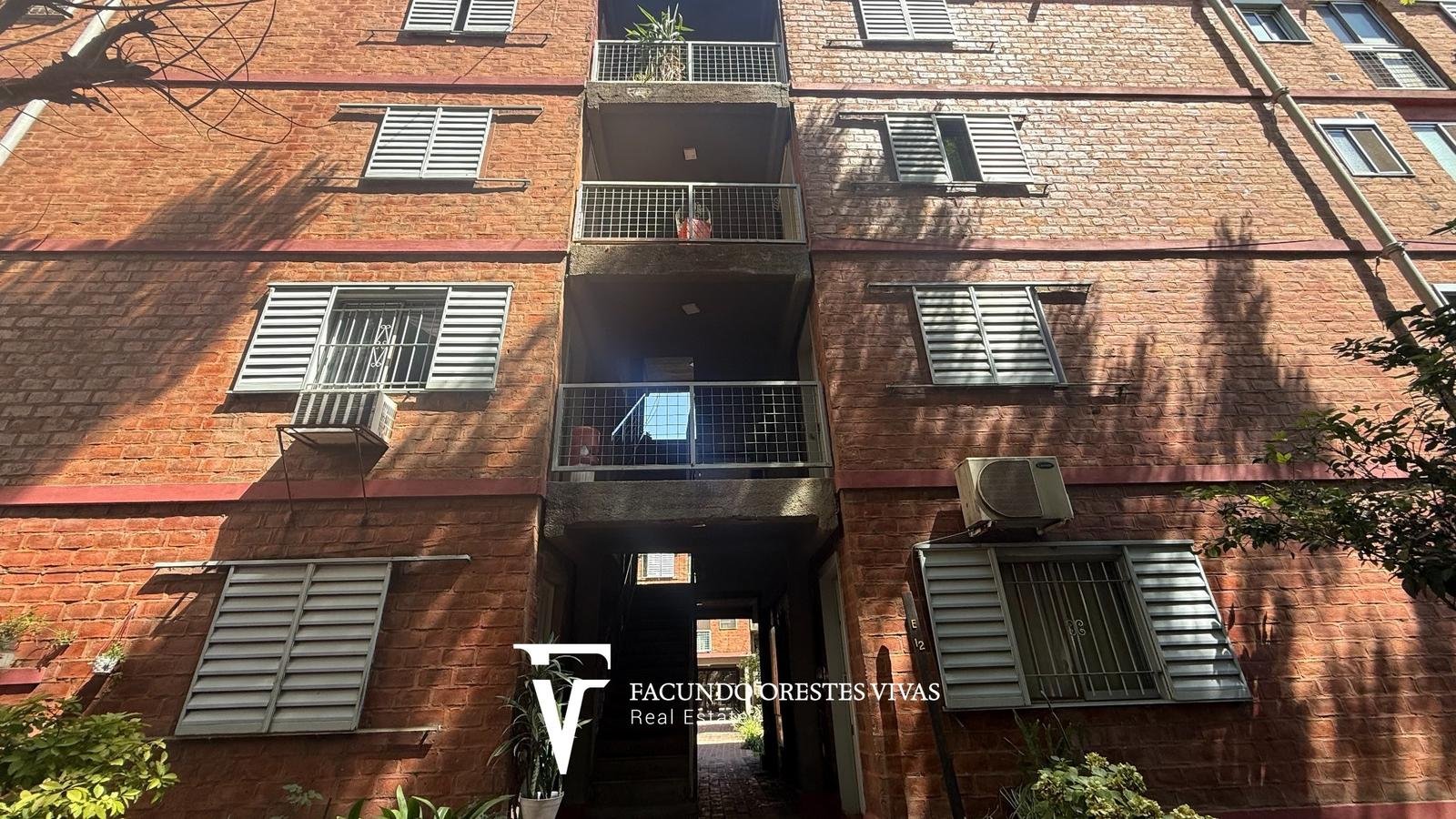 VENTA-DEPARTAMENTO-CINCO AMBIENTES-LAVADERO-PORTERIA-COCHERA-CASEROS