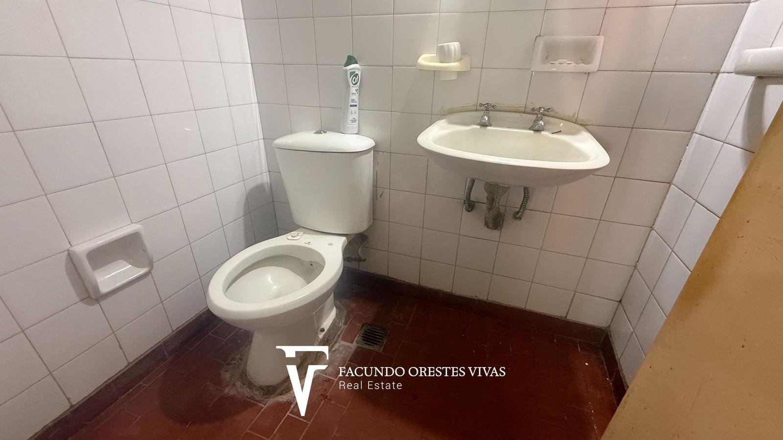 VENTA-DEPARTAMENTO-CINCO AMBIENTES-LAVADERO-PORTERIA-COCHERA-CASEROS